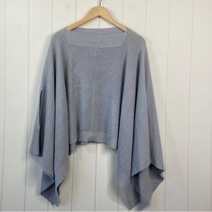 Lululemon NWOT Forward Flow Cape Silver Fox / Alpine White One size fits all